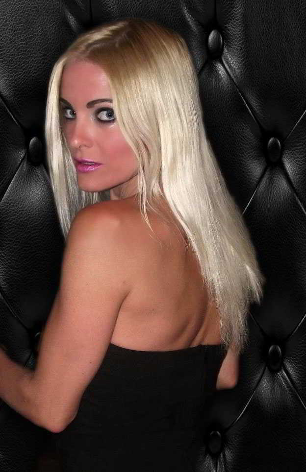 stripteaseuse montoison amy