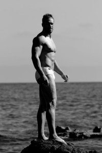 stripteaseur frejus warren cannes