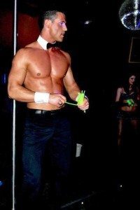 Stripteaseur Angers Néo Tierce Les-Ponts de-Cé Gennes Varades