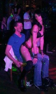 Stripteaseuse Louna Rennes Saumur Cholet Laval Segré Le Mans