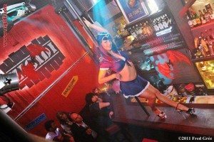 stripteaseuse nantes lhya ploemel